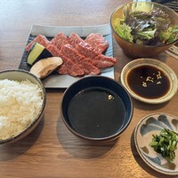 焼肉 The INNOCENT CARVERY 新丸ビル店 - 