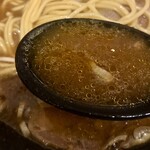 牛こくラーメン まる勝 - 身体に沁みるカレースープ　寒くなるこれからの季節、心にも沁みそう