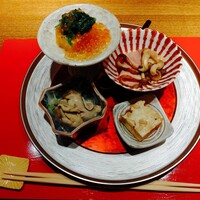 賛否両論 名古屋 - かぼちゃ豆腐(いくら、ほうれん草)、ジュレ 鴨ロース　しめじとレーズンのマリネ カキと水菜のおひたし くるみのぎせいどうふ 穴子の棒鮨　たたき長芋　上からわさび