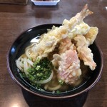 手打ちうどん　はるや - 天ぷらうどん750円