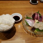 魚とし - 刺身とごはん（大盛り）