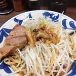 豪麺 マルコ - ラーメン麺増し880円。チャーシューが大きなところがいいですね(⁠•⁠‿⁠•⁠)
