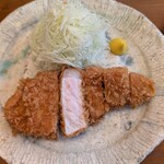 とんかつひなた - 上ロースでもヒレに近い部位もありましてヒレカツ定食を試したくなります