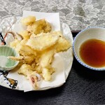 御宿 海舟 - 頭やゲソは後から天ぷら調理してくれるおもてなしも
      