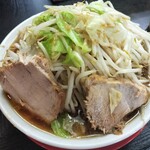 ラーメン イエロー - 並、野菜マシ