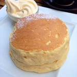 大江ノ郷自然牧場　ココガーデン - アイス・オン・パンケーキ　780円