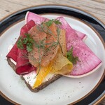 tallskogen - ライ麦パンのオープンサンド　900円