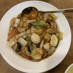 豫園飯店 - ・中華丼～うずらの卵、烏賊、海老と豪華な具材です。