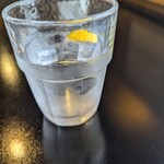 御菓子所 高木 - お水にレモン入ってて爽やかでした