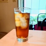 シェフス - たっぷりと提供してくれるお茶も旨い。