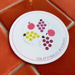 カフェ ベラヴィスタ - 可愛いフルーツ柄のコースター