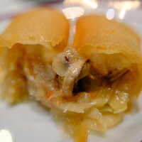 ON the TABLE CHINESE - 