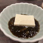さとうきび - 島豆腐と自家製もずくの佃煮