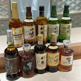 全国の日本酒のほか、焼肉に合うワインなどお酒にもこだわります