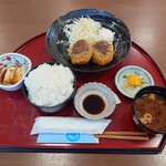 お食事処 ふじはし - 料理写真:あまり魅力的なメニューは無いけれど
その中で唯一、食指が伸びた

●しいたけコロッケ定食　1,200円

■ご飯大盛り無料❗️

を注文してみた