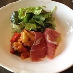 アンチパスト　カポナータとパルマ産生ハム