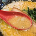 武松家 - 醤油豚骨ラーメン@\900円+玉ねぎ@\50円