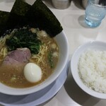 らーめん弘 - 弘豚ラーメン(半熟玉子トッピング)&ライス