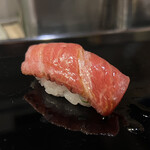 金寿司 - 端っこだけほんの少し炙ってある　絶妙