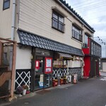 つばめや - 店構え　駐車場側