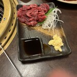 やきにく藤太 - 馬刺し