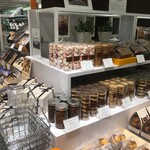 フレデリック カッセル - 店頭の焼き菓子類