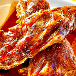 立ち呑みラッキー - トロトロ豚ナンコツのテリヤキソース

豚ナンコツを3時間じっくりと煮込んでますので骨まで柔らかく食べれます。