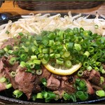 炭火焼ハンバーガー＆ステーキ チェリーズ - ラムステーキ 400g
      3200円