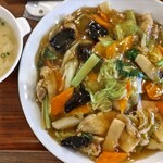 中華ダイニング チンシュイ - 五目餡掛け焼きそば！餡がタップリ。