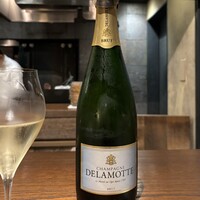 アカ - CHAMPAGNE DELAMOTTE