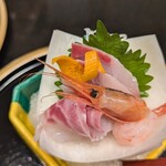 和英 - 大根も甘くてみずみずしい　器はオレンジで食べれます