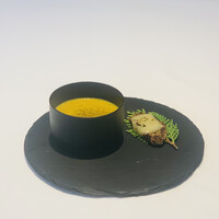 recte - ①【千歳ウメムラファーム坊ちゃんかぼちゃ】
                    ★ 南瓜の温製ポタージュ、喜茂別タカラ牧場のチーズトースト