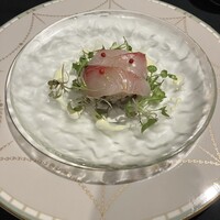 IWBろまね - カンパチのマリネと押麦のタブレ　ベルノのソース