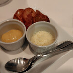 シェ草間 - スープに合わせるルイユ、クルトン、チーズ