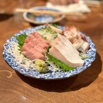 まるた小屋 - 刺身盛り合わせ