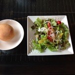 季逢庵 - 201405　季逢庵　★お肉料理（1100円）★彩りサラダとパン