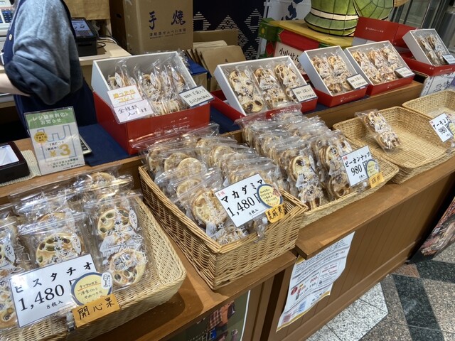 小山せんべい - 弘前（せんべい）の写真