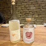 ラ・トォルトゥーガ - 合わせるお酒は日本のなかなかレアなリンゴjinと、イタリアの蜂蜜系グラッパ