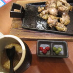 山内農場 - 地鶏炭火焼き・並盛り