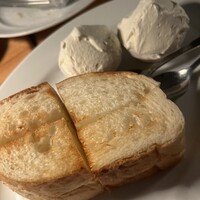 カルネジーオ イースト - 