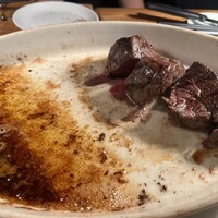 カルネジーオ イースト - 