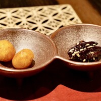 4000 Chinese Restaurant - マカダミアナッツチリパウダー ピーカンナッツの飴炊き