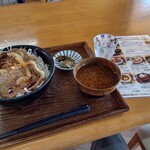 白馬農場 キッチン＆マルシェ 農かふぇ - 信州米豚のハニージンジャー丼1200