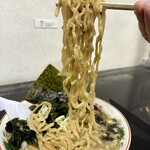 らー麺　Do・Ni・Bo - ビロビロ平打ち太麺をリフトUP⤴️