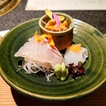 日本焼肉はせ川 別亭 - お造り（鯛、烏賊、バフン雲丹）
