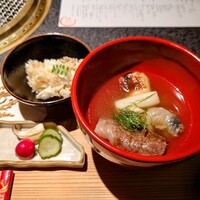 日本焼肉はせ川 別亭 銀座店 - 神戸牛リブロースと鼈鍋仕立て、紅瞳と新米の土鍋御飯、自家製漬け物
