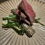 東山 吉寿 - 近江牛内腿のローストビーフ