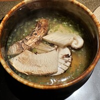 東山 吉寿 - 松茸と茶碗蒸し