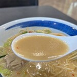 野菜たっぷりタンメン べじたん - 本当にスープ美味しくなった