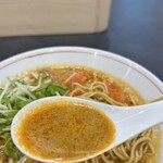 野菜たっぷりタンメン べじたん - 辛くなく、胡麻が効いてます